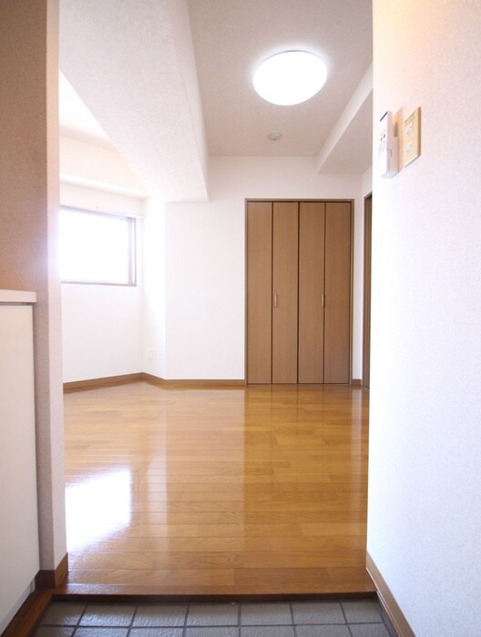 物件内観写真16　(玄関)