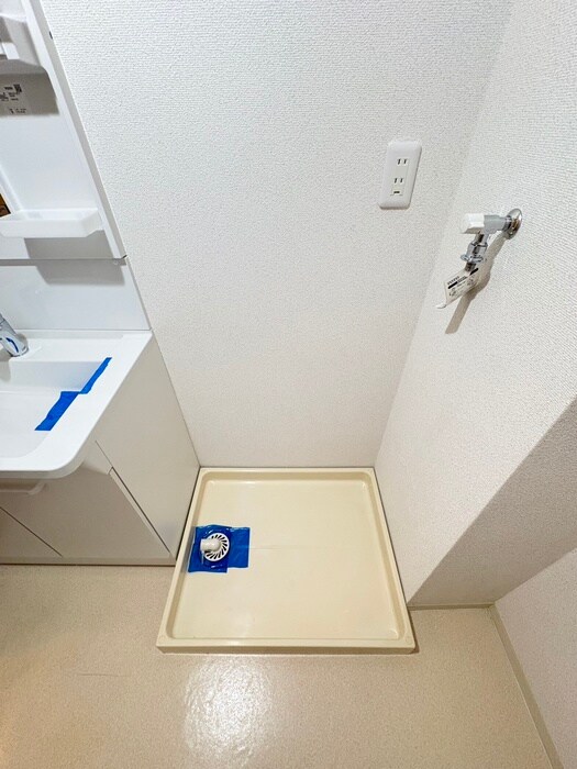 物件内観写真12　(洗濯機置場)