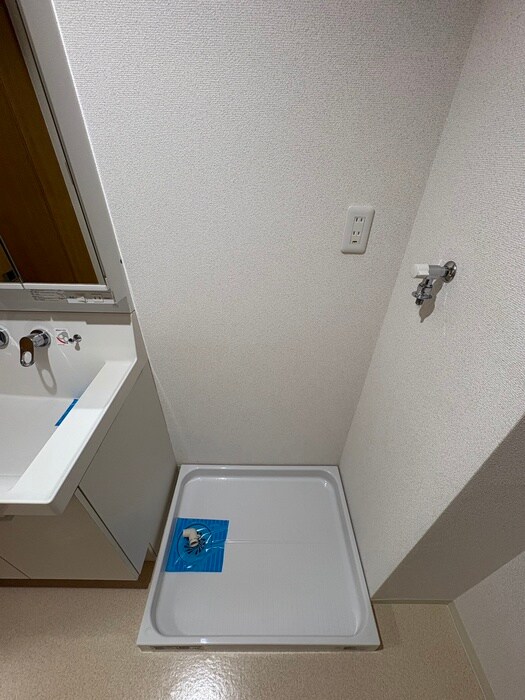 物件内観写真12　(洗濯機置場)