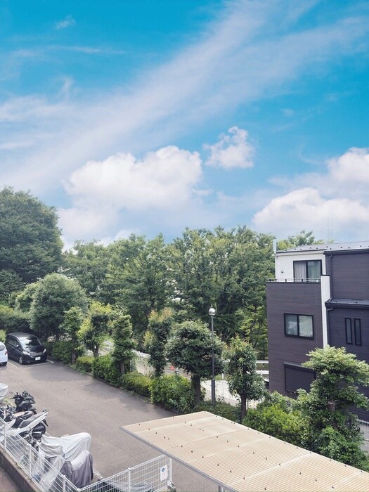 物件内観写真16　(室内からの展望)