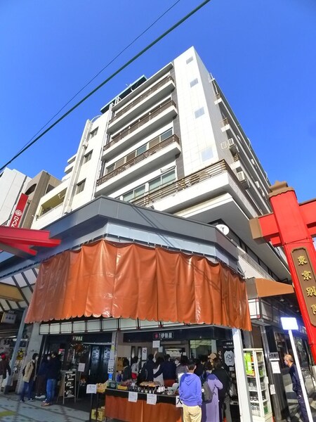 本間伊勢屋ビル外観写真