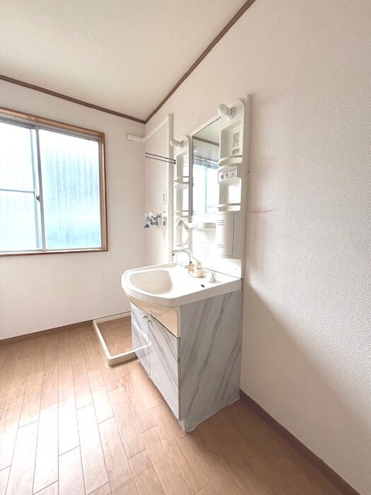 物件内観写真8　(洗面)