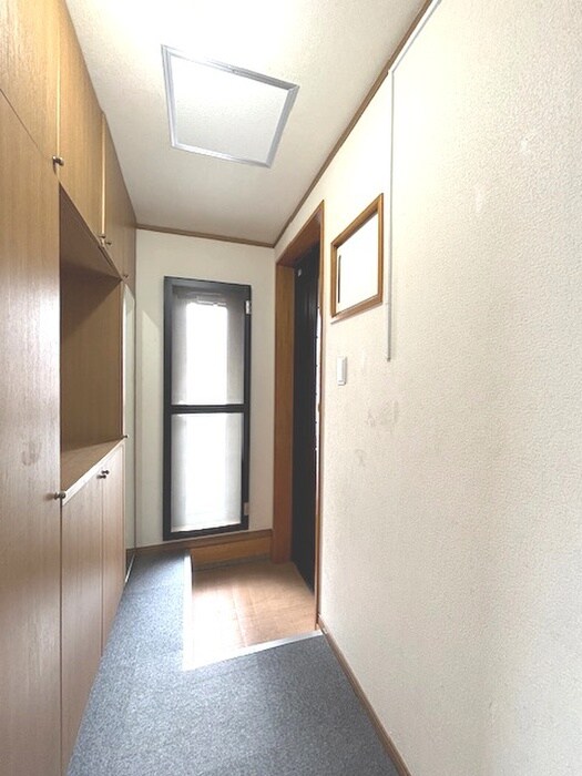 物件内観写真17　(玄関)
