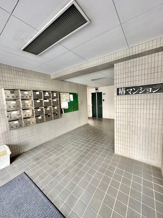 物件外観写真6　(エントランス部分)