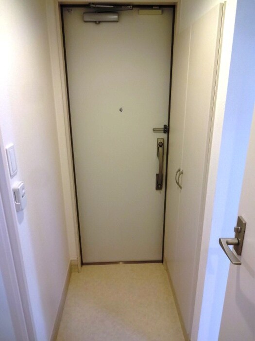 物件内観写真15　(玄関)