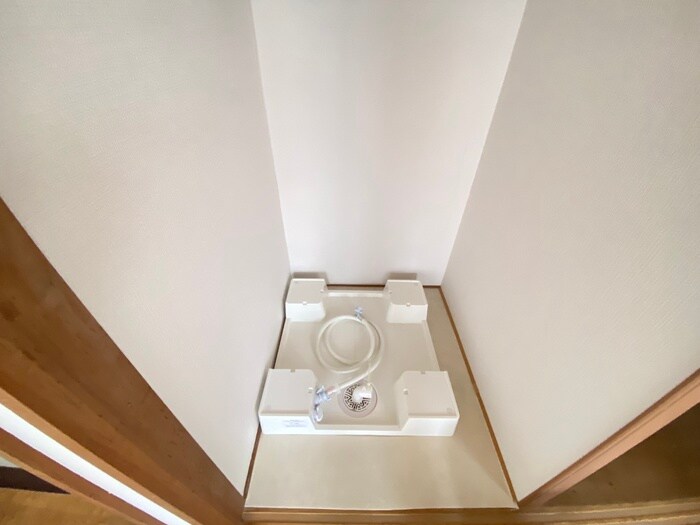 物件内観写真18　(洗濯機置場)