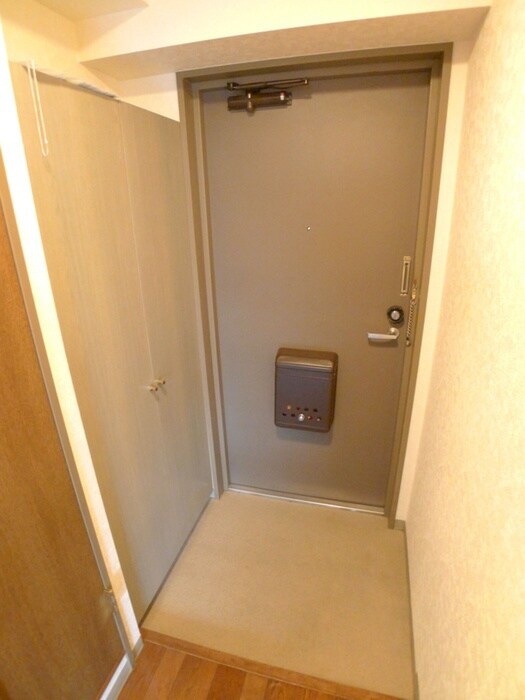 物件内観写真15　(玄関)