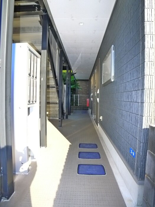 物件外観写真4　(エントランス部分)