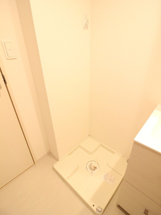 物件内観写真12　(洗濯機置場)