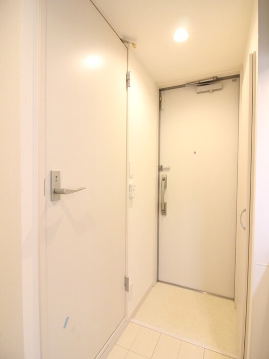 物件内観写真18　(玄関)