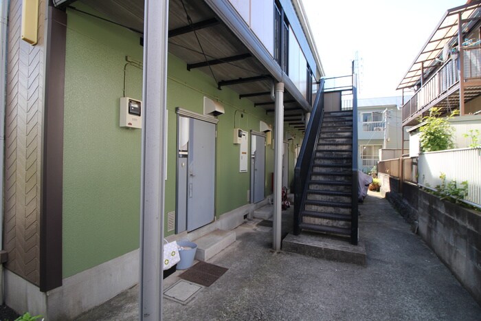 物件外観写真3　(エントランス部分)