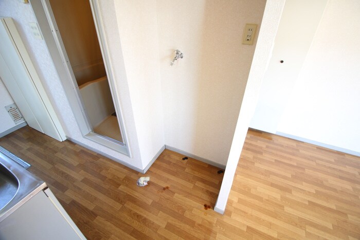 物件内観写真19　(洗濯機置場)