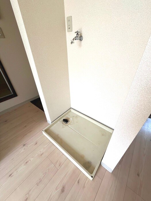 物件内観写真12　(洗濯機置場)