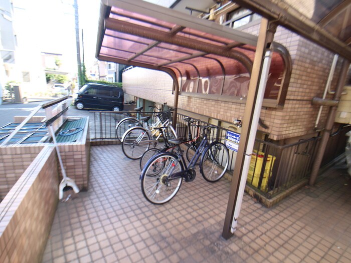 物件外観写真5　(駐輪場)