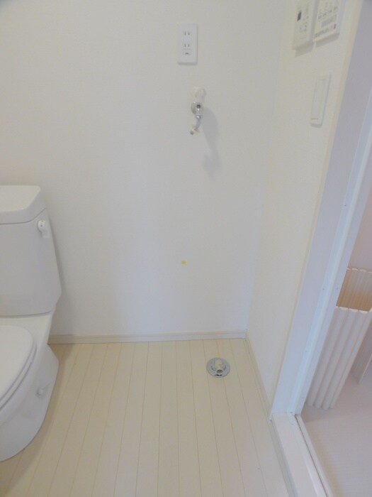 物件内観写真14　(洗濯機置場)