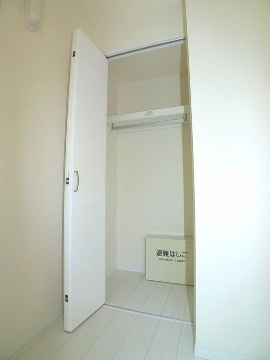 物件内観写真12　(収納)