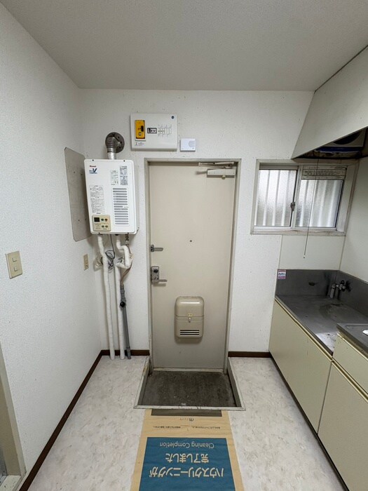 物件内観写真15　(玄関)