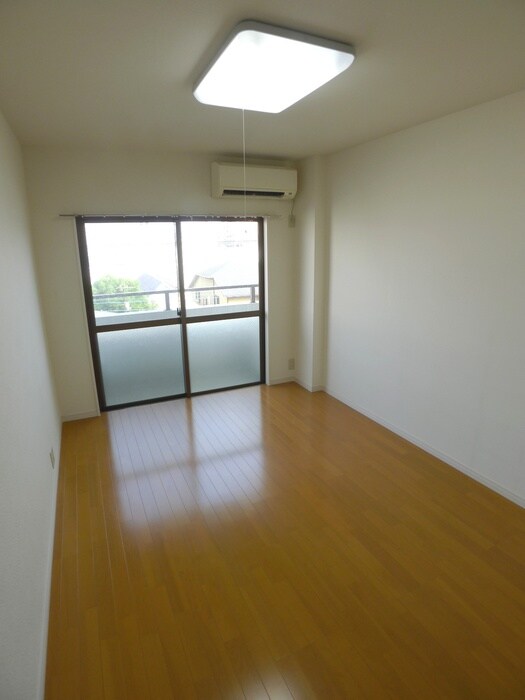 物件内観写真10　(室内からの展望)