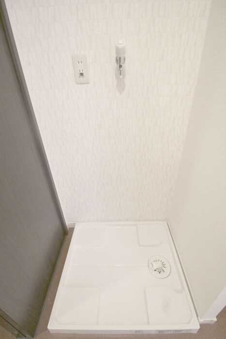 物件内観写真14　(洗濯機置場)