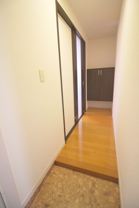 物件内観写真16　(玄関)