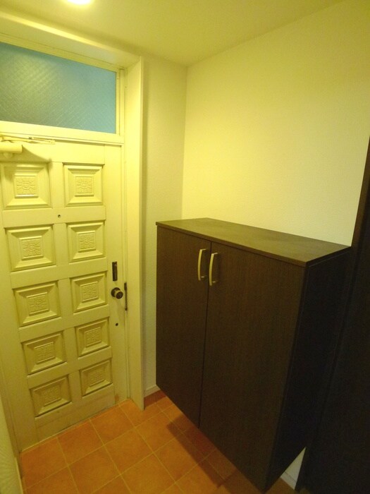 物件内観写真16　(玄関)