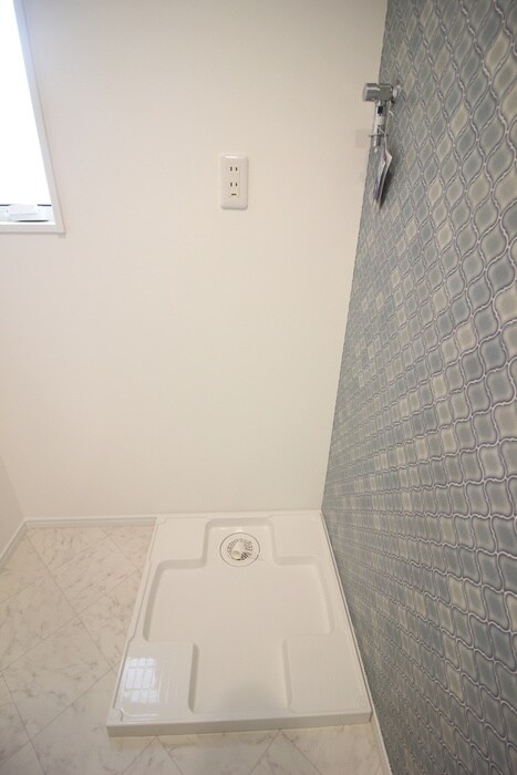 物件内観写真15　(洗濯機置場)