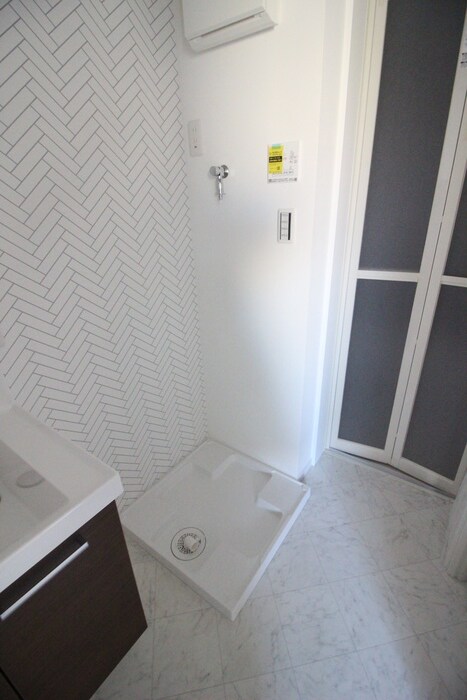 物件内観写真16　(洗濯機置場)