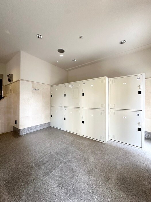 物件外観写真5　(エントランス部分)