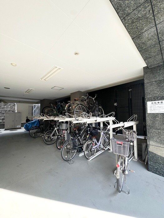 物件外観写真6　(駐輪場)