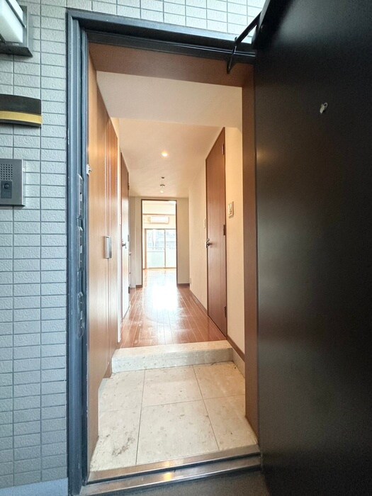 物件内観写真17　(玄関)