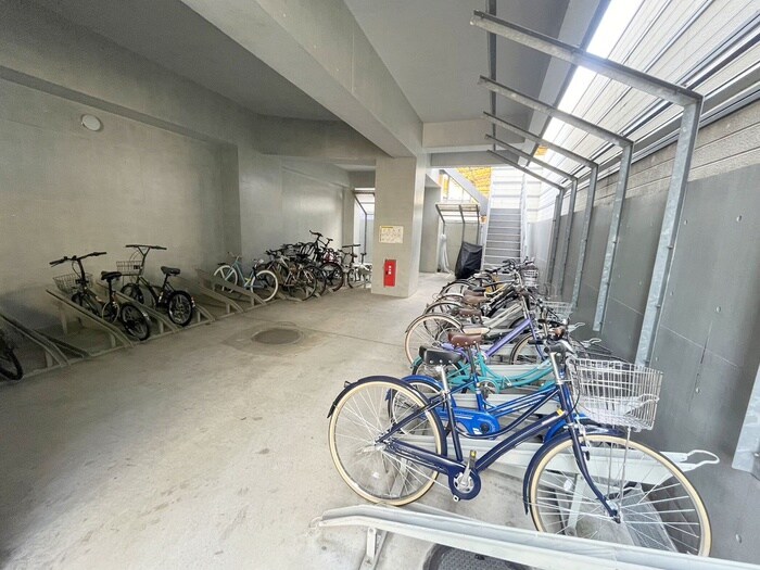 物件外観写真3　(駐輪場)