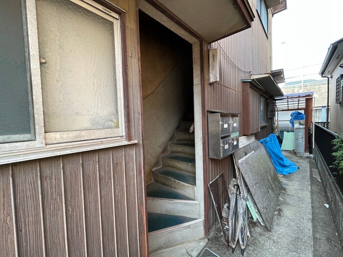 物件外観写真5　(エントランス部分)