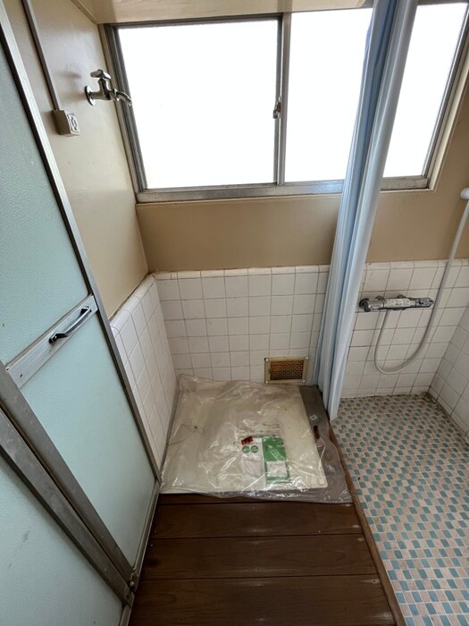 物件内観写真10　(洗濯機置場)