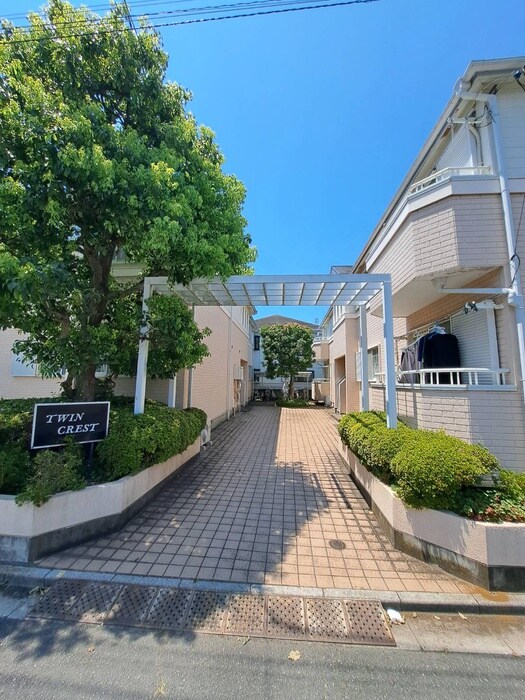 物件外観写真3　(駐車場)