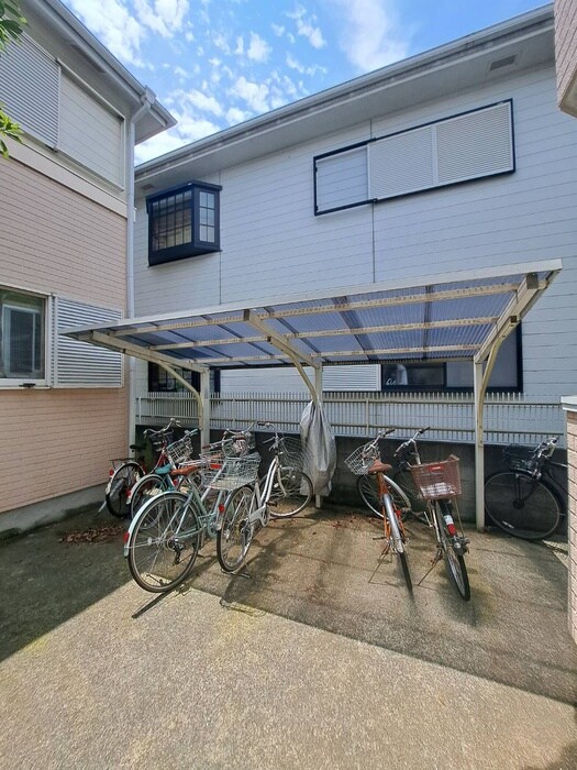 物件外観写真6　(エントランス部分)