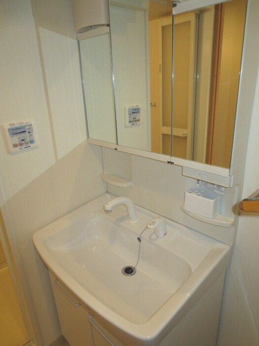 物件内観写真9　(洗面)