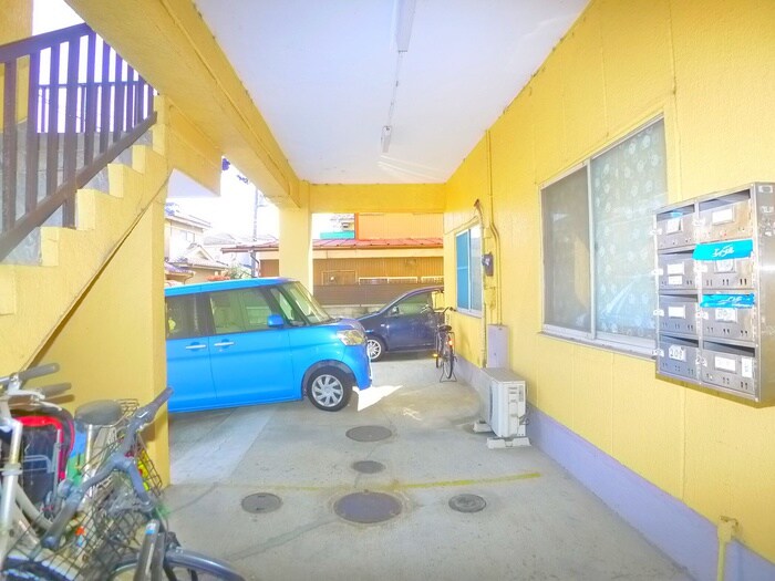 物件外観写真5　(駐車場)