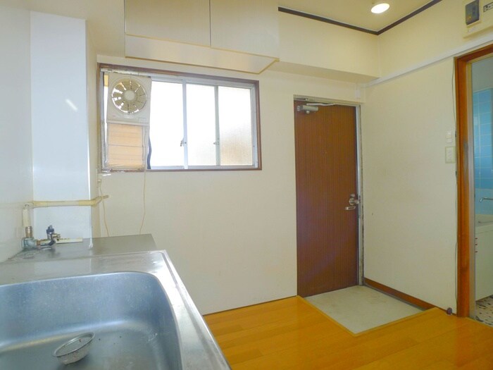 物件内観写真16　(玄関)