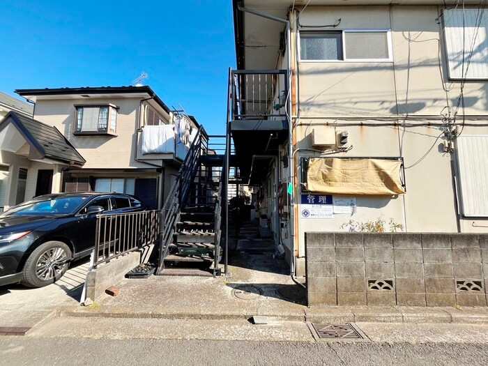 物件外観写真3　(エントランス部分)