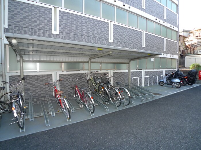 物件外観写真3　(駐輪場)