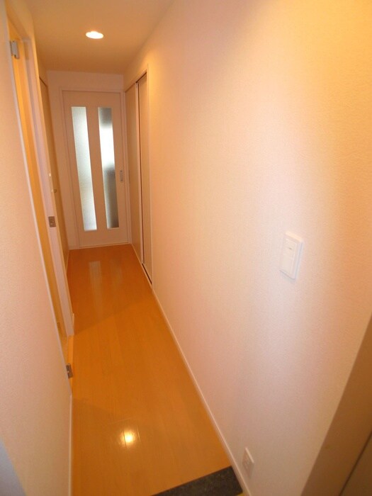 物件内観写真16　(廊下)