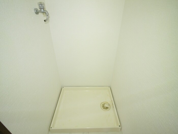 物件内観写真12　(洗濯機置場)