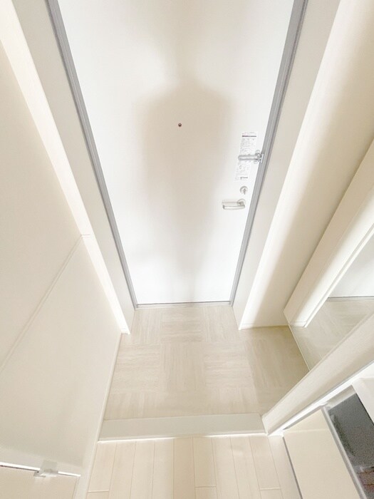 物件内観写真17　(玄関)