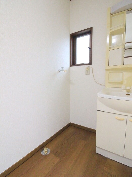 物件内観写真17　(洗濯機置場)