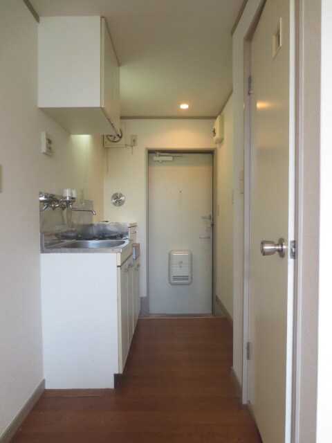 物件内観写真14　(廊下)