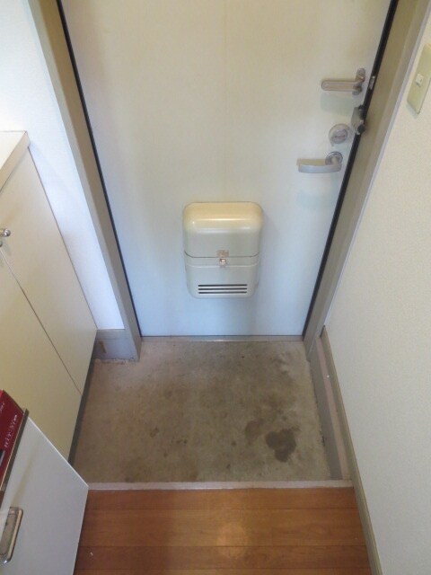 物件内観写真16　(玄関)