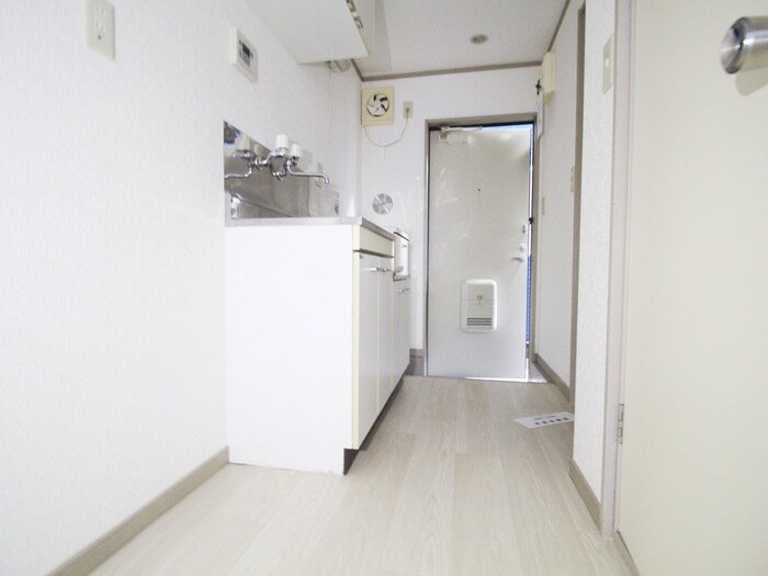 物件内観写真20　(廊下)