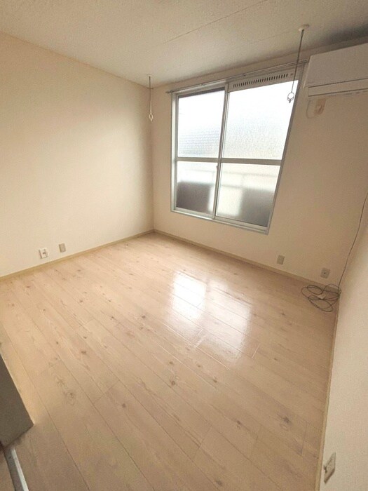 物件内観写真4　(居室)