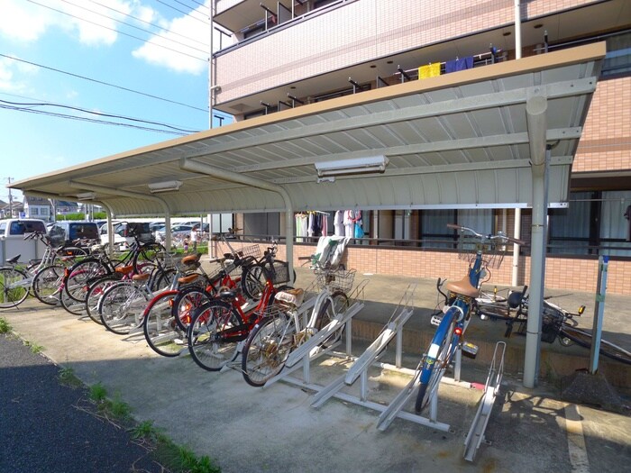 物件外観写真6　(駐輪場)