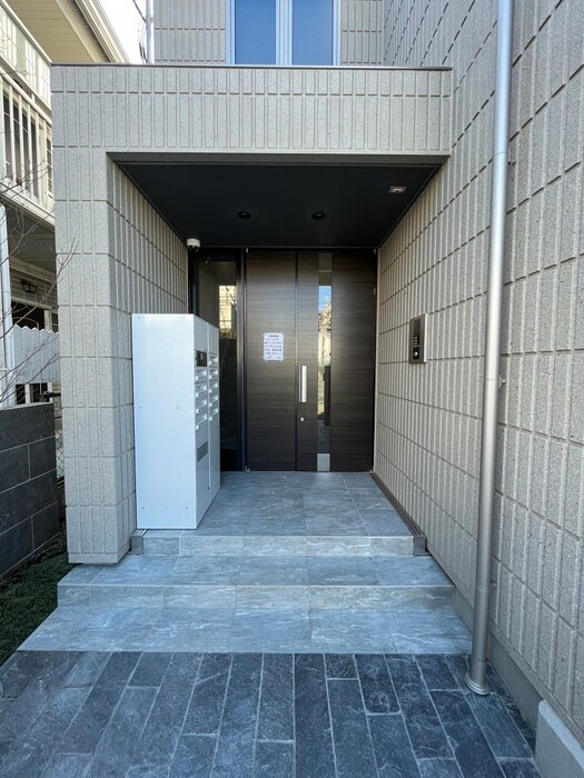 物件外観写真4　(エントランス部分)